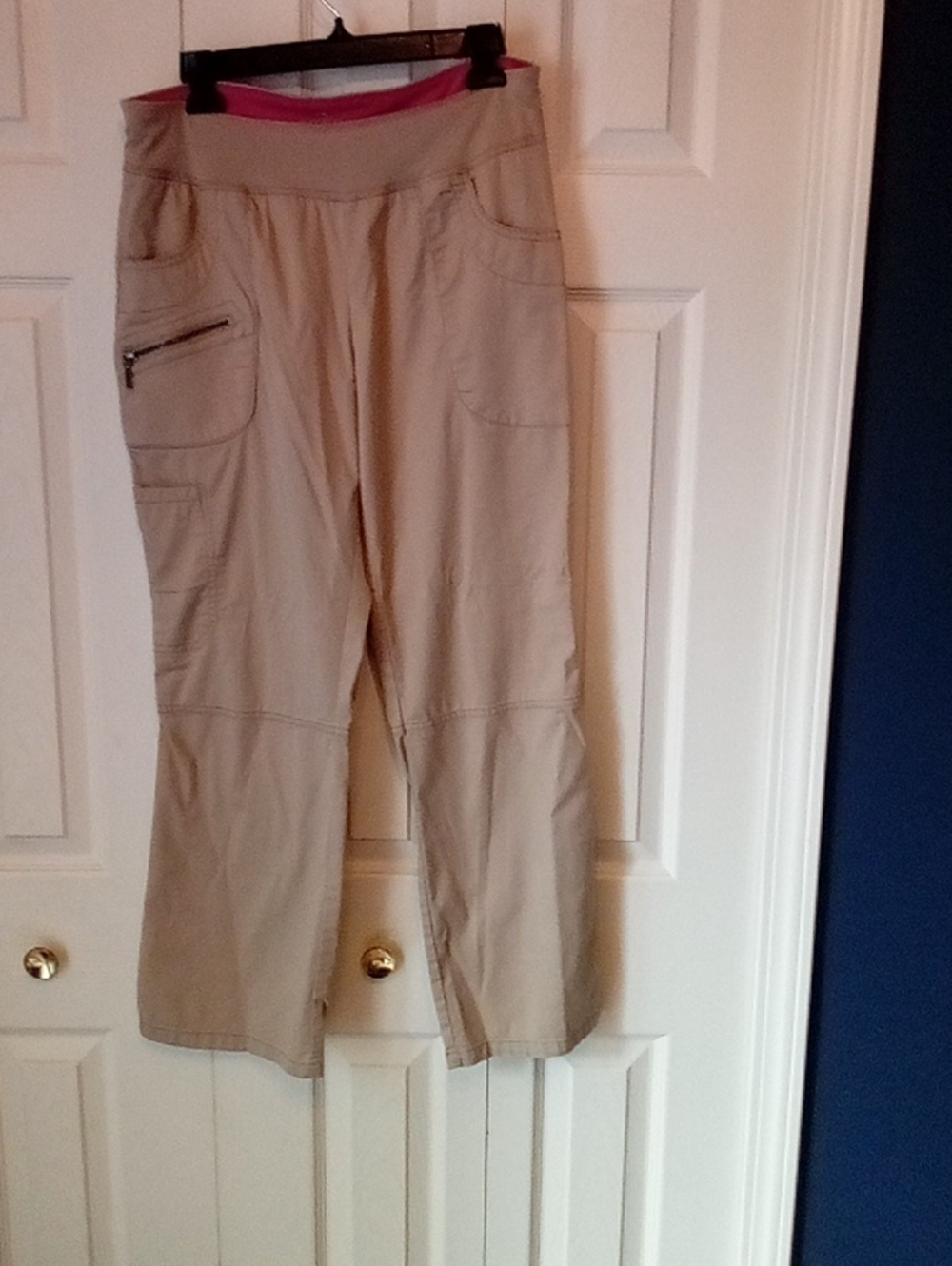 Beyond Scrubs Women's Beige Scrub Pants. New Without Tags Size PM